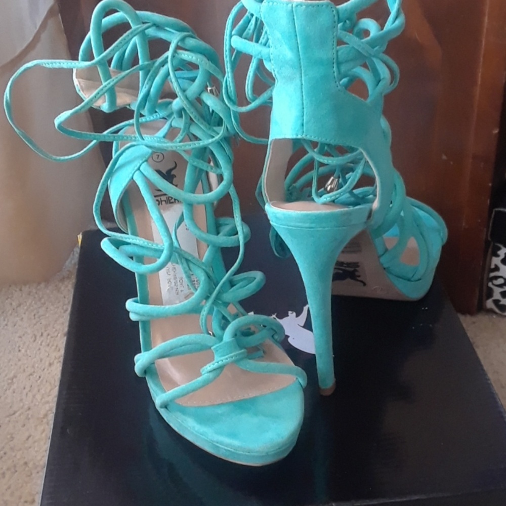 Shoe